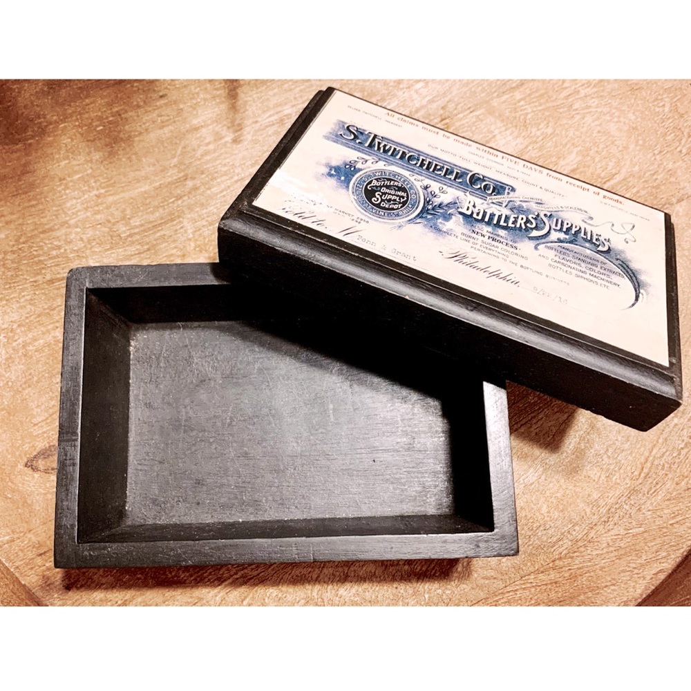 The Royal Wood Label Box